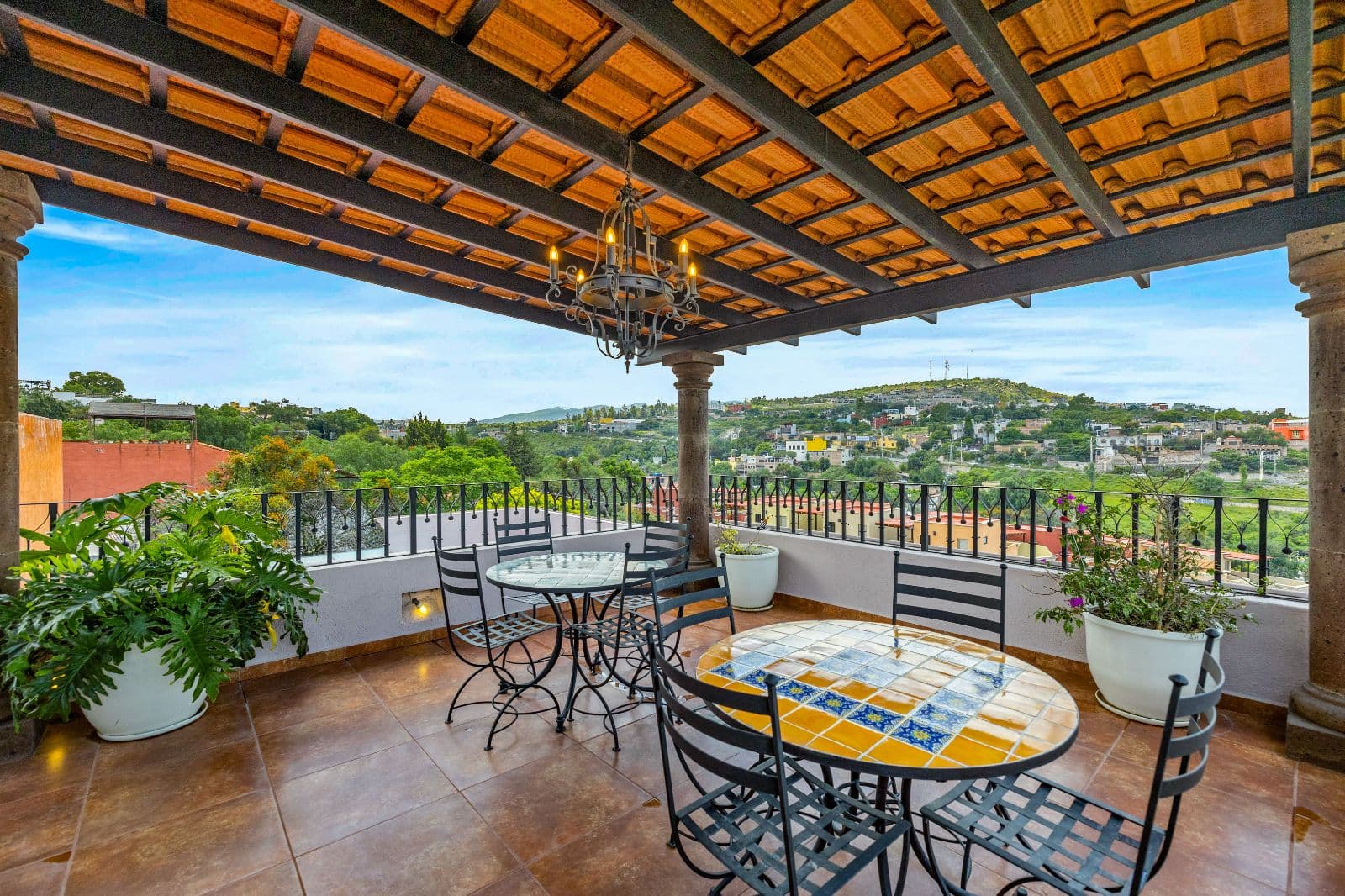 RESIDENCIA COLONIAL EN RENTA — photo 9 of 10