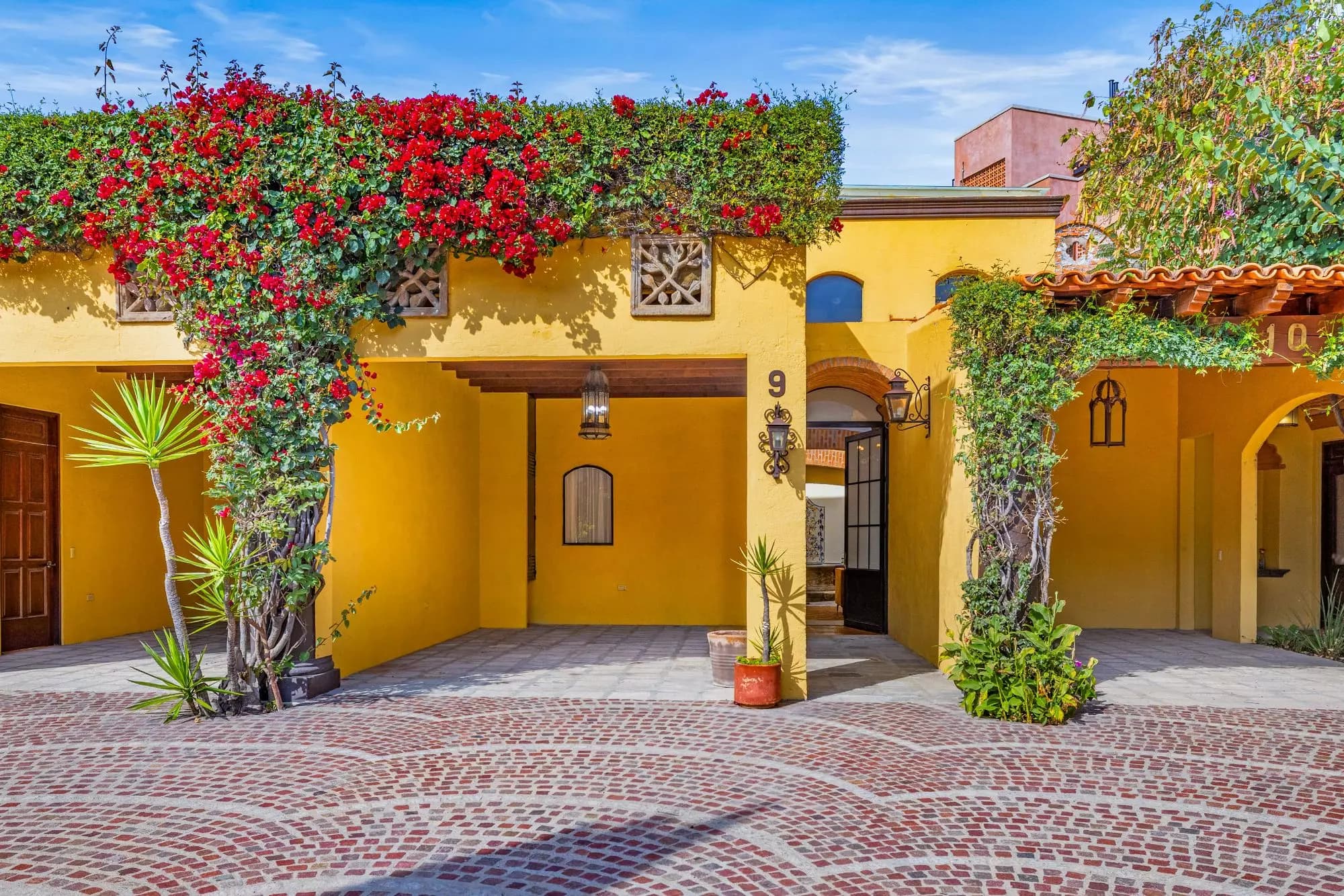Allende Village Villa 9 — photo 1 of 10