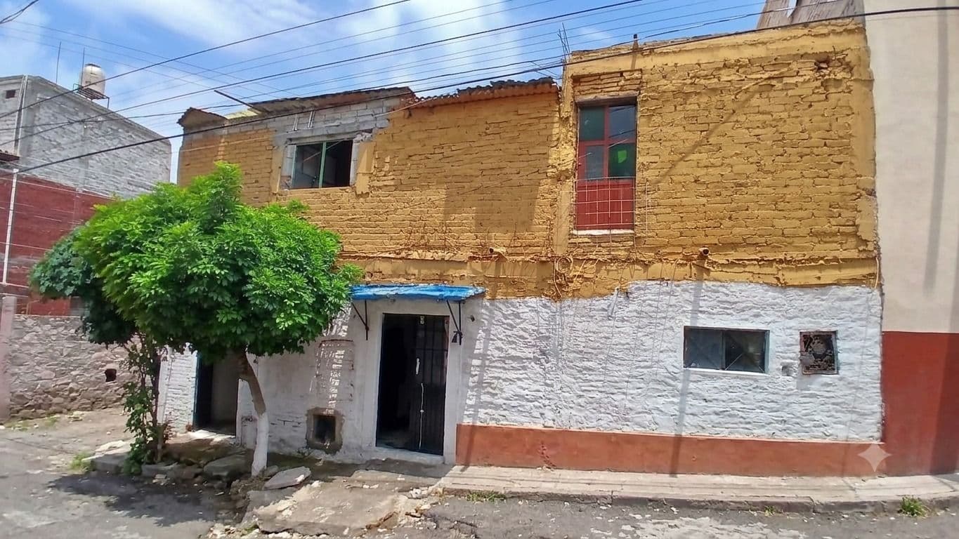 Fixer Upper Toro y Palmas — photo 1 of 10