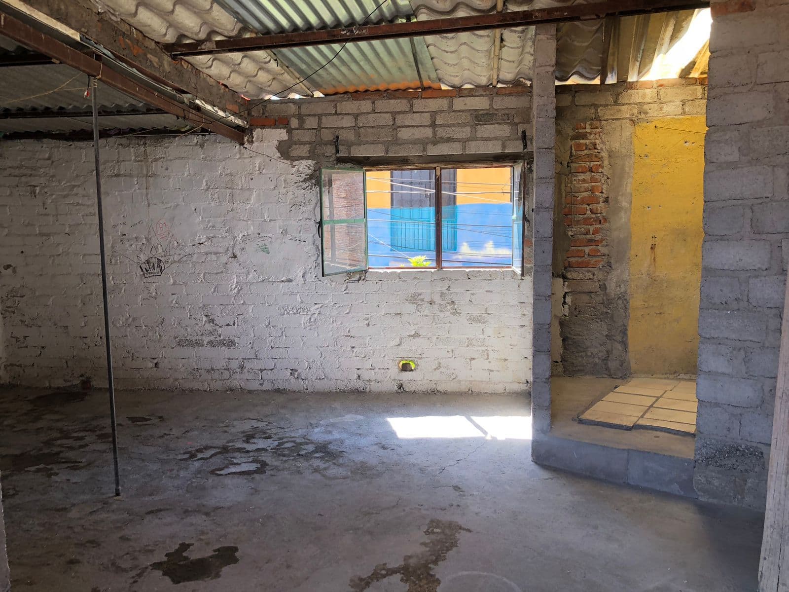 Fixer Upper Toro y Palmas — photo 5 of 10