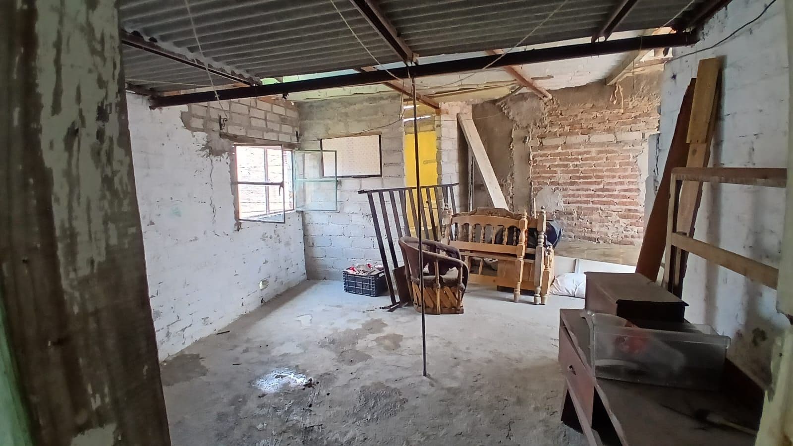 Fixer Upper Toro y Palmas — photo 9 of 10