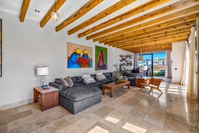 Casa Tres Olivos — photo 9 of 10