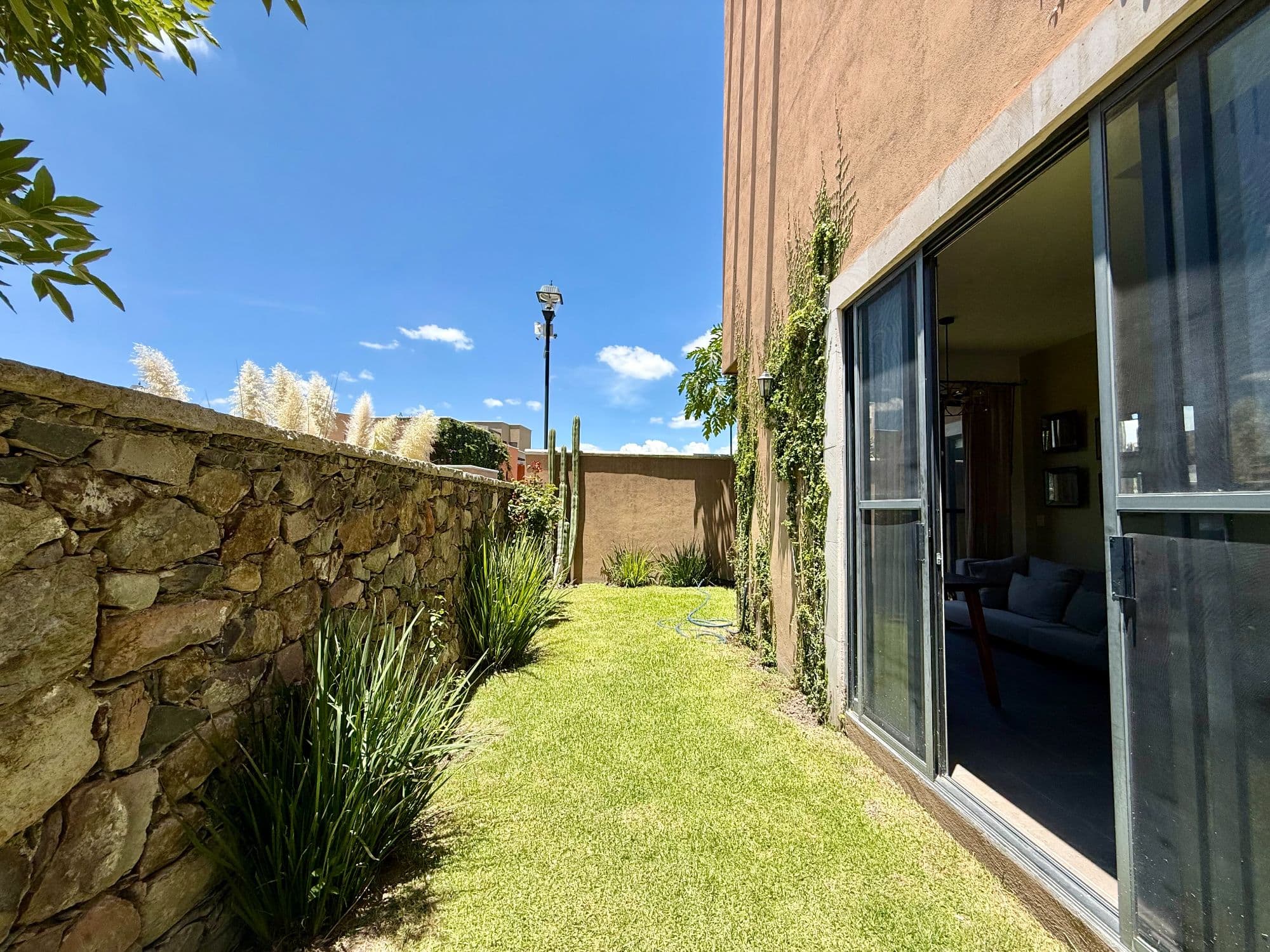 SR15 TIERRADENTRO — photo 6 of 10