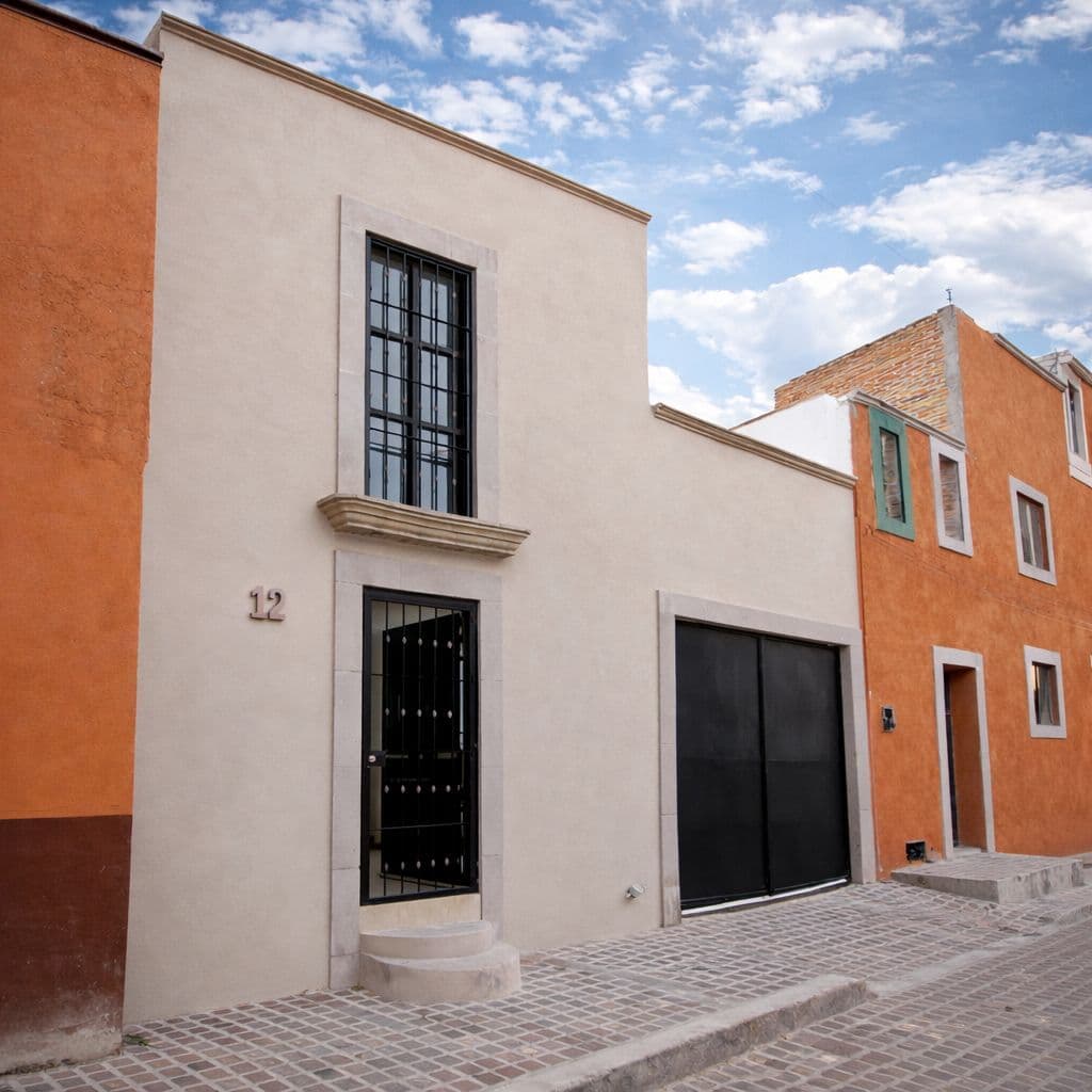 CASA DEL PUENTE DE UMARÁN — photo 2 of 10