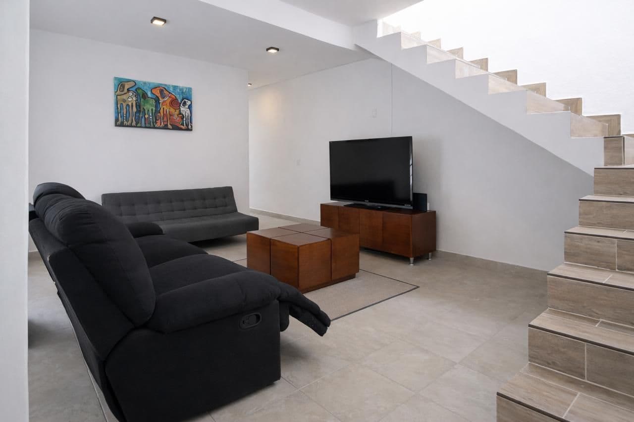 CASA DEL PUENTE DE UMARÁN — photo 8 of 10