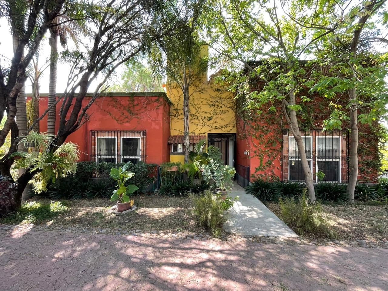 Casa Newell — photo 1 of 10