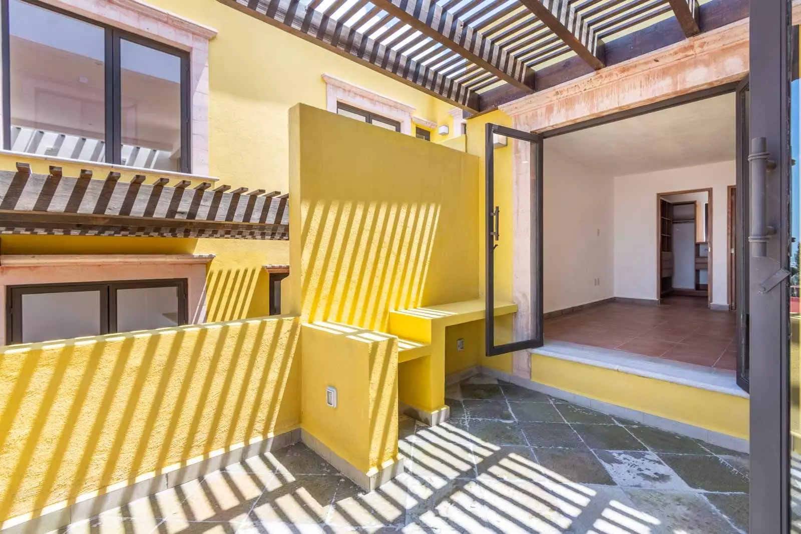 Arcángeles San Uriel 2BR — photo 9 of 10