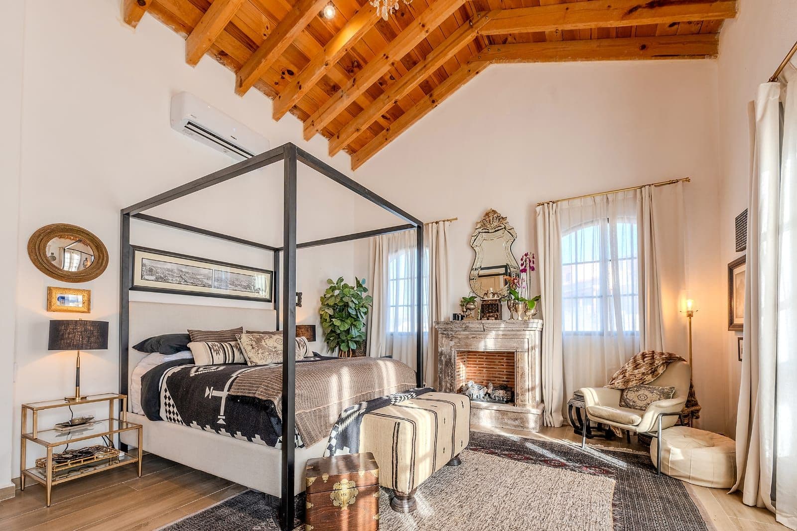 Designer-Furnished Villa in La Alborada | Pool, Pickleball & 7 Minutes to Centro — photo 1 of 10