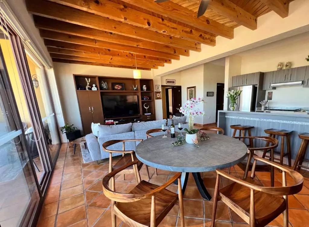 Capilla De Piedra 208 — photo 1 of 10