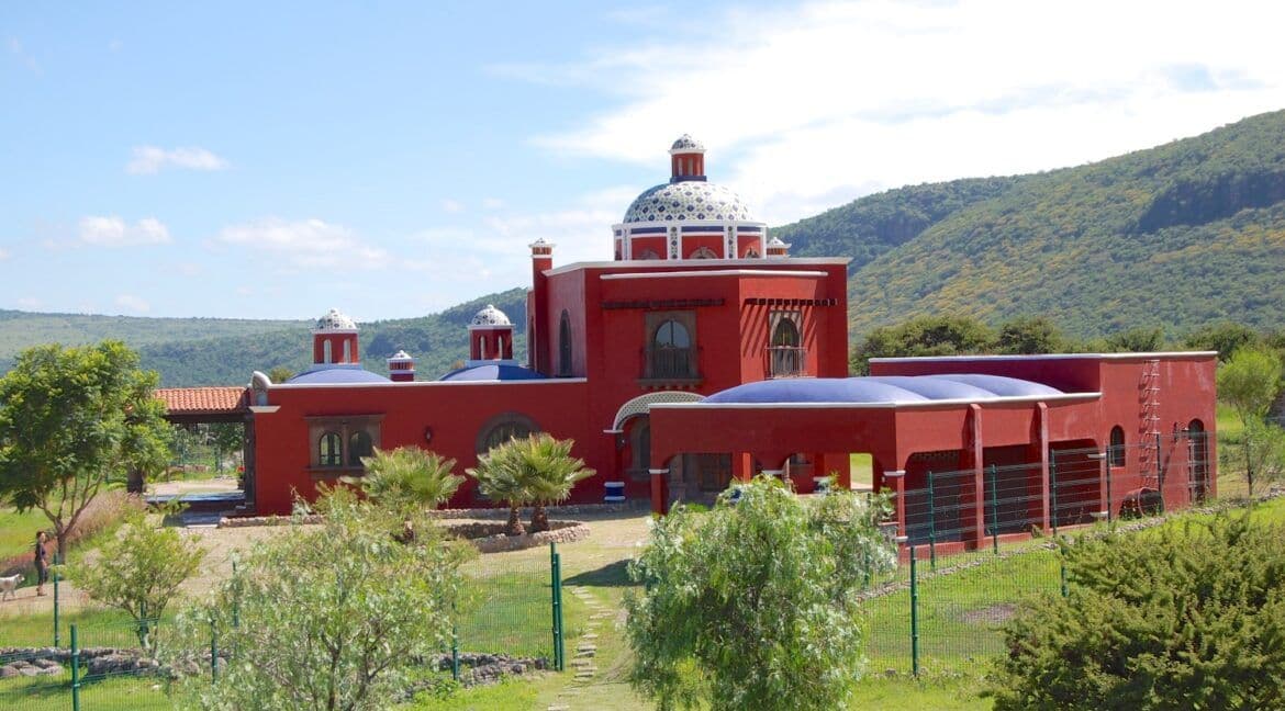 Casa Cúpulas — photo 1 of 10
