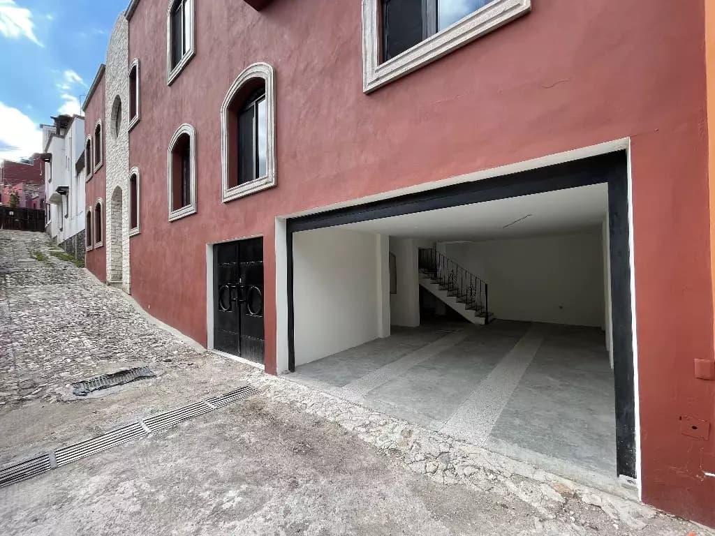 Casa Del Arbol — photo 1 of 10