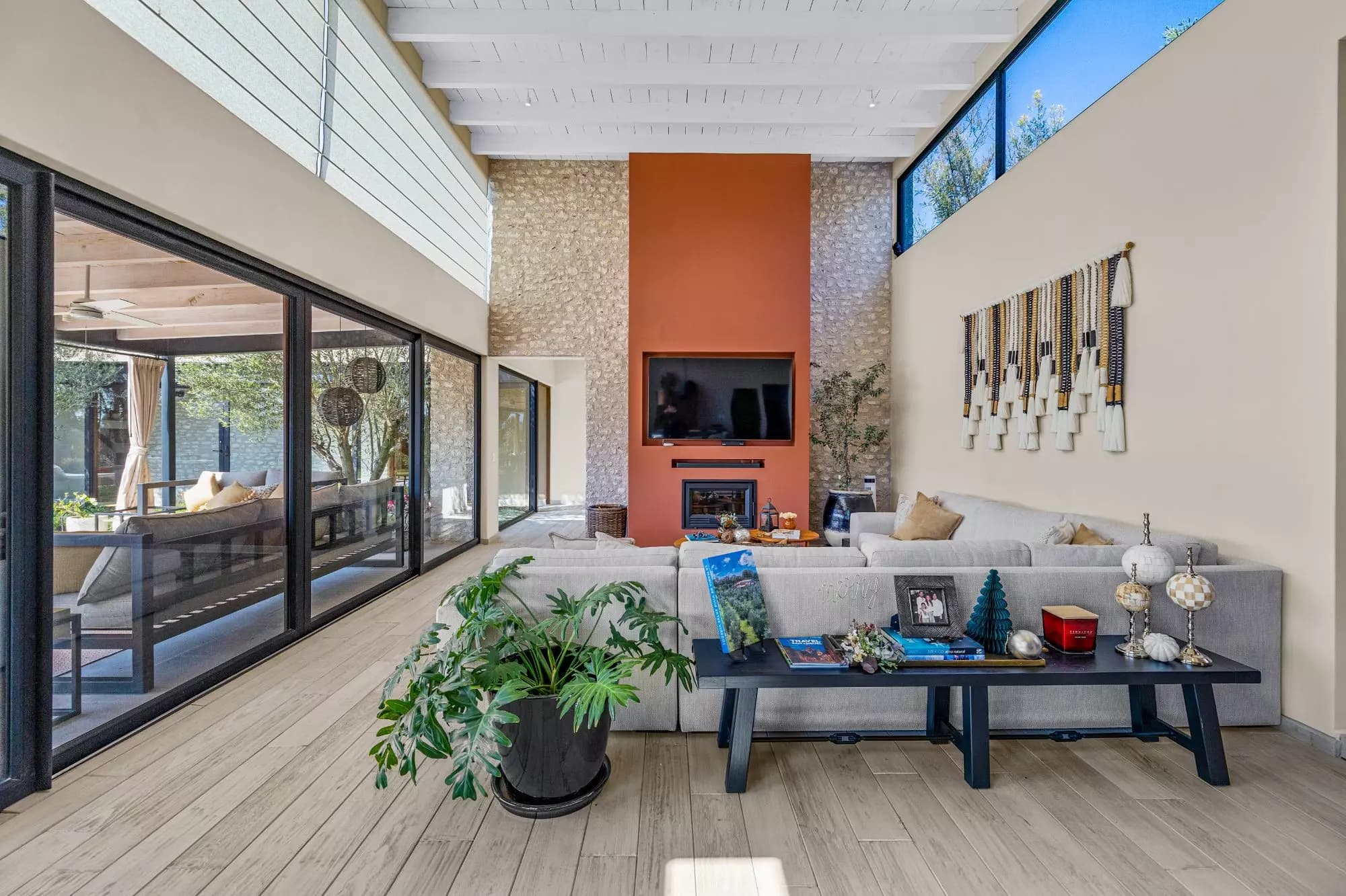 Casa Conejo — photo 7 of 10