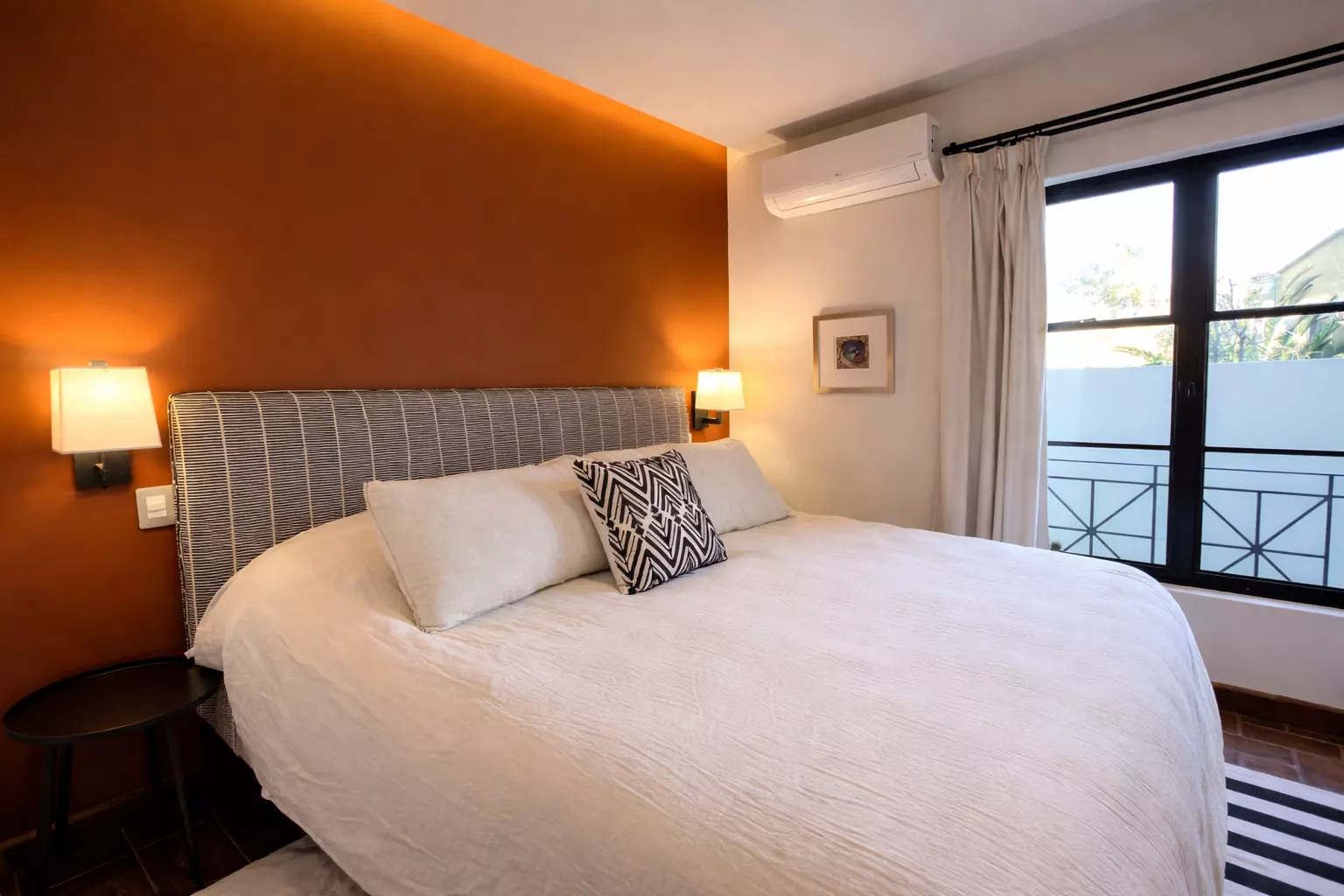 16 · Luxury Penthouse 2 Bedrooms with Private Rooftop - Paseo del Centro — photo 6 of 10