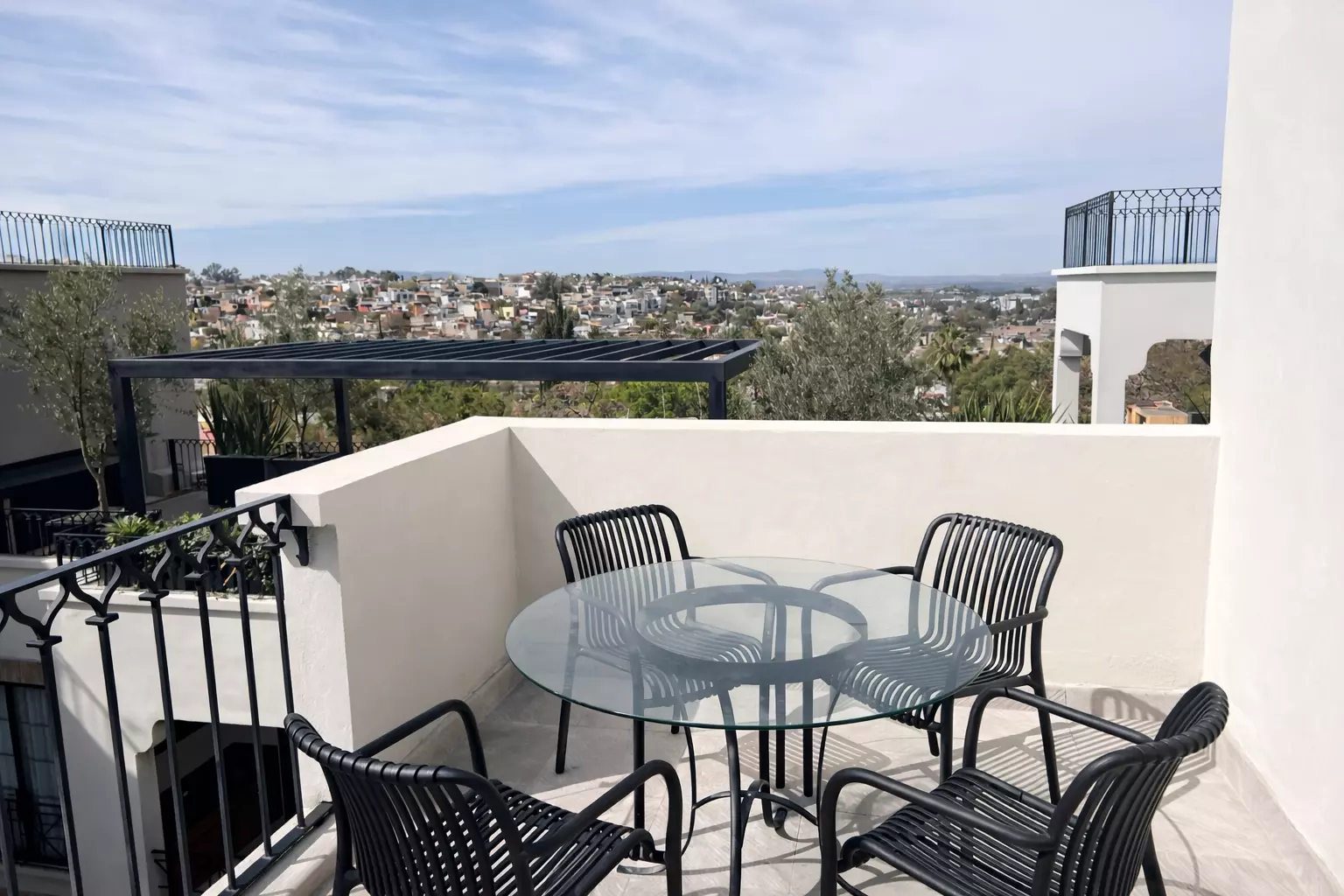 16 · Luxury Penthouse 2 Bedrooms with Private Rooftop - Paseo del Centro — photo 8 of 10