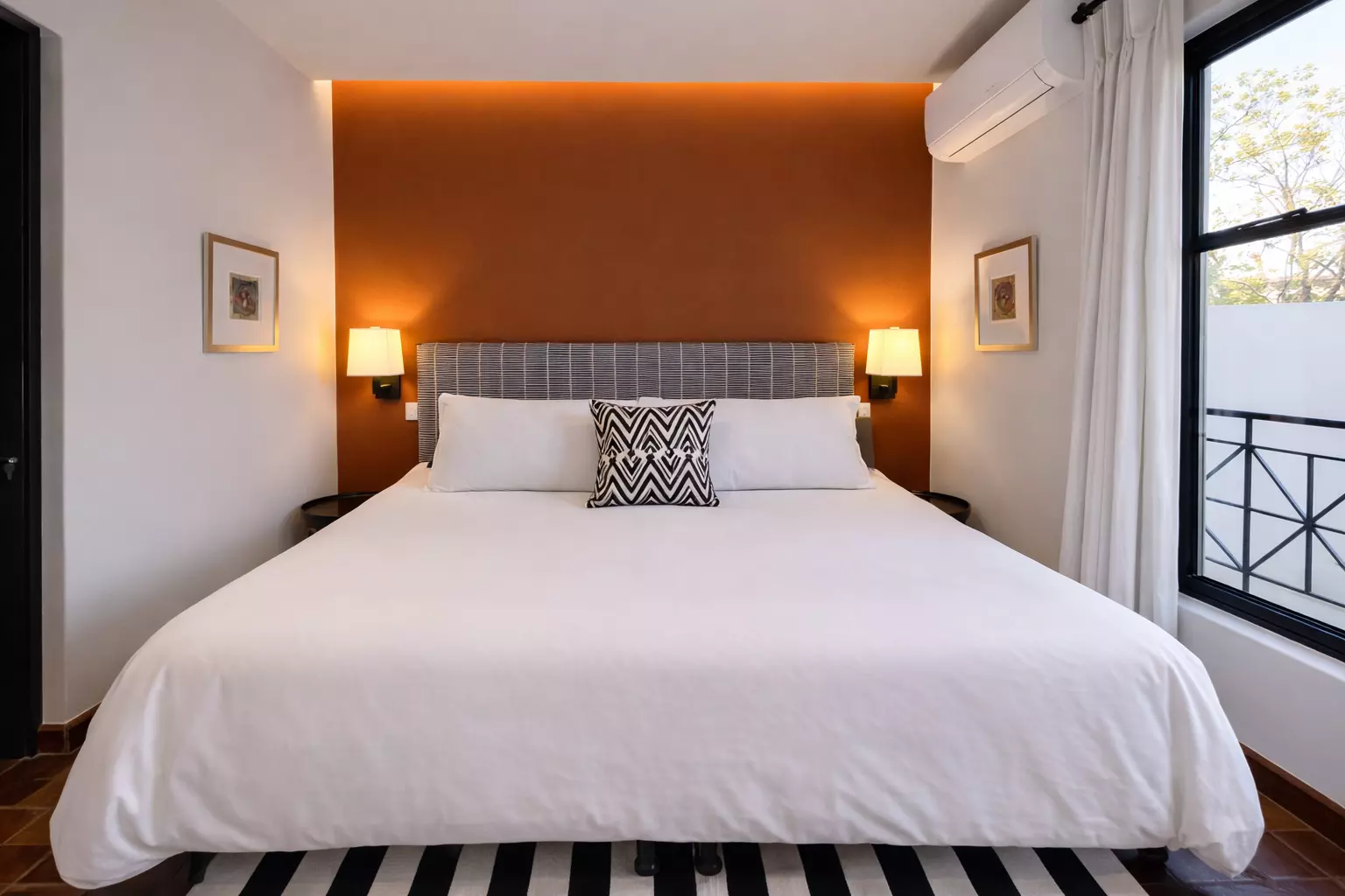 16 · Luxury Penthouse 2 Bedrooms with Private Rooftop - Paseo del Centro — photo 7 of 10