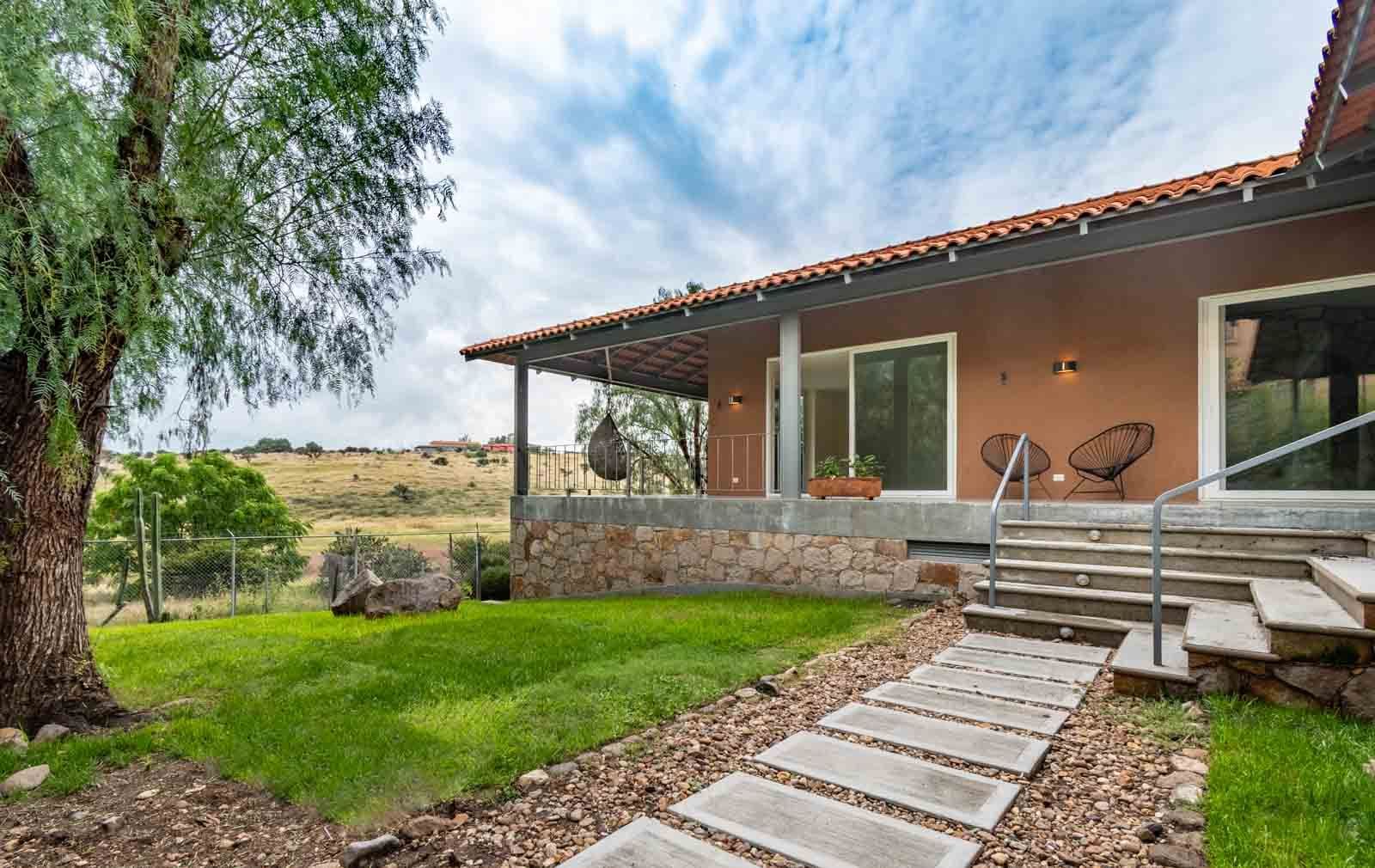 Casa Gabriela — photo 1 of 10