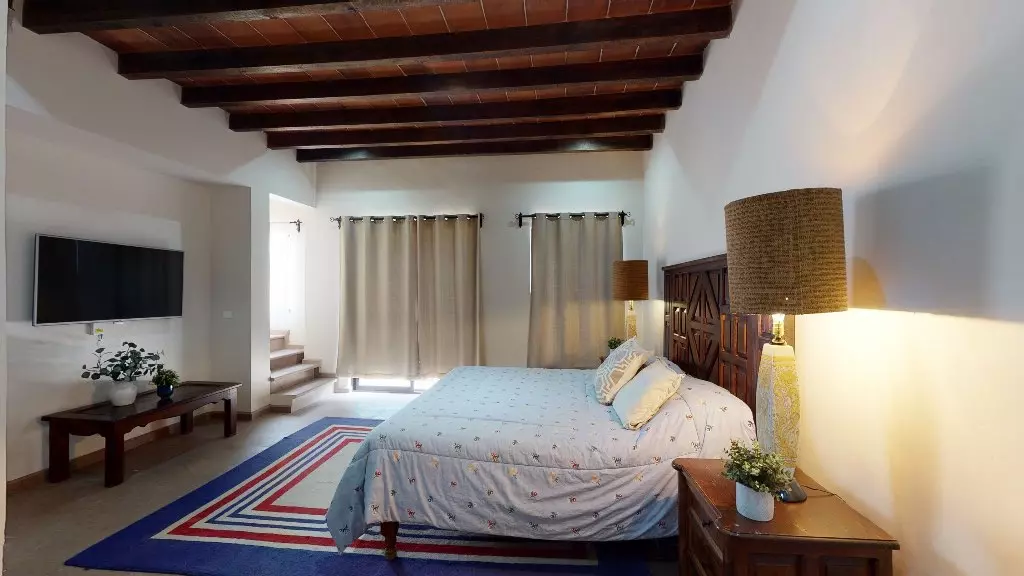 Two Story Apartment Centro — photo 6 of 10