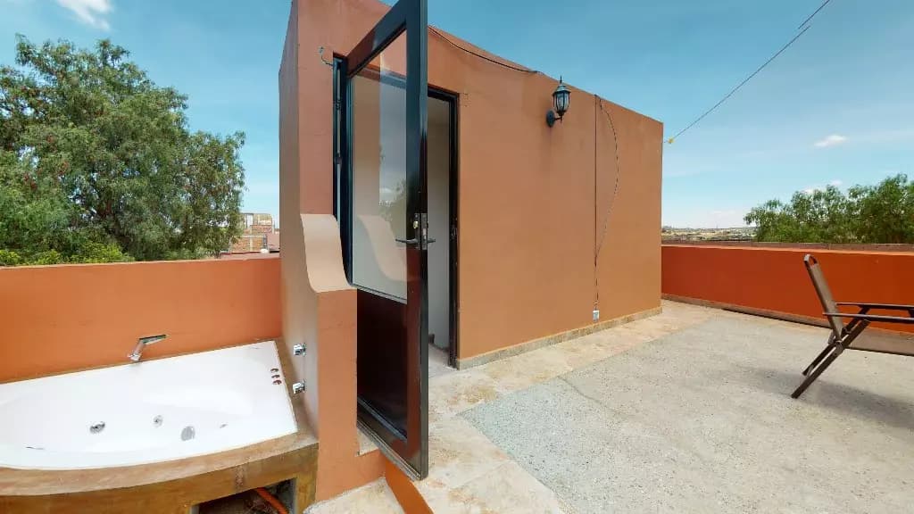 Two Story Apartment Centro — photo 8 of 10