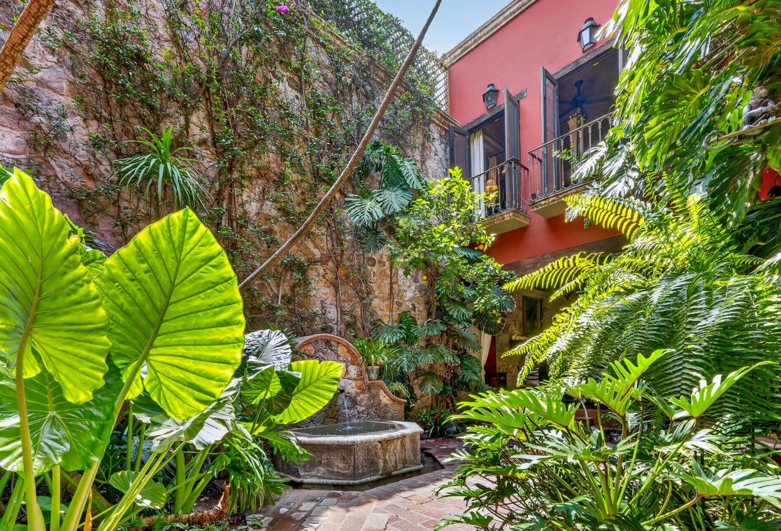 Villa Escondida — photo 2 of 10