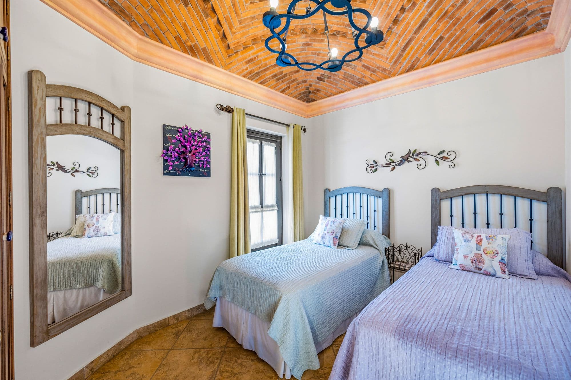 Casa Siqueiros Zirándaro — photo 8 of 10