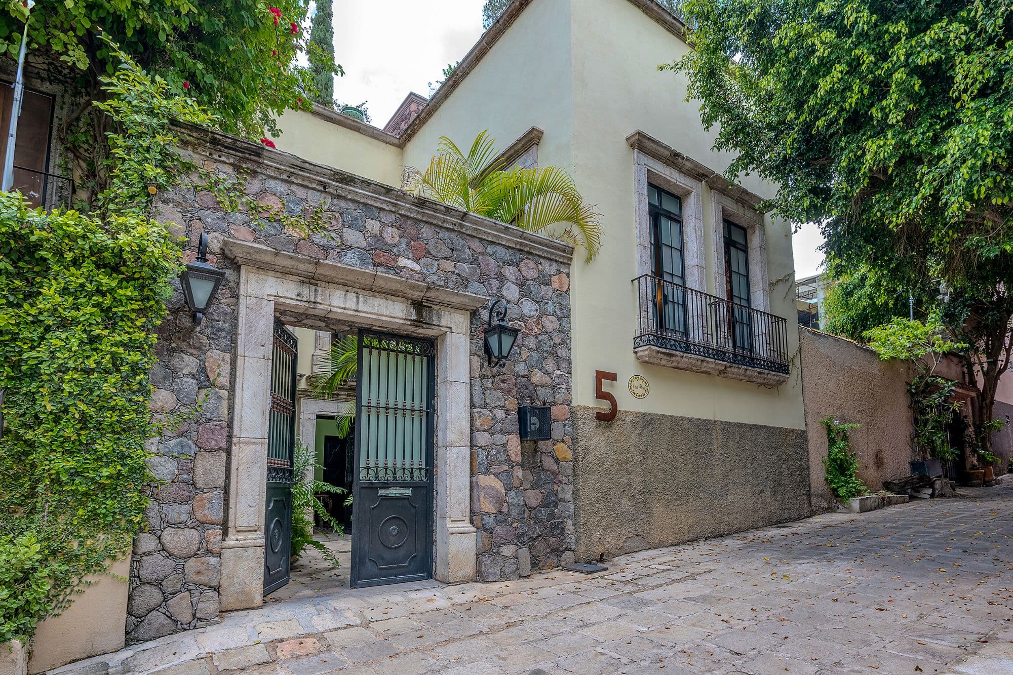 Casa Del Encanto — photo 2 of 10
