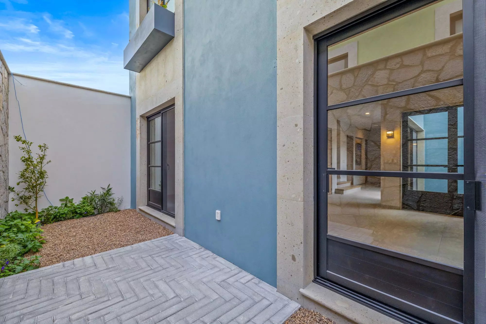 La Aurora Townhouse -Blue — photo 7 of 10