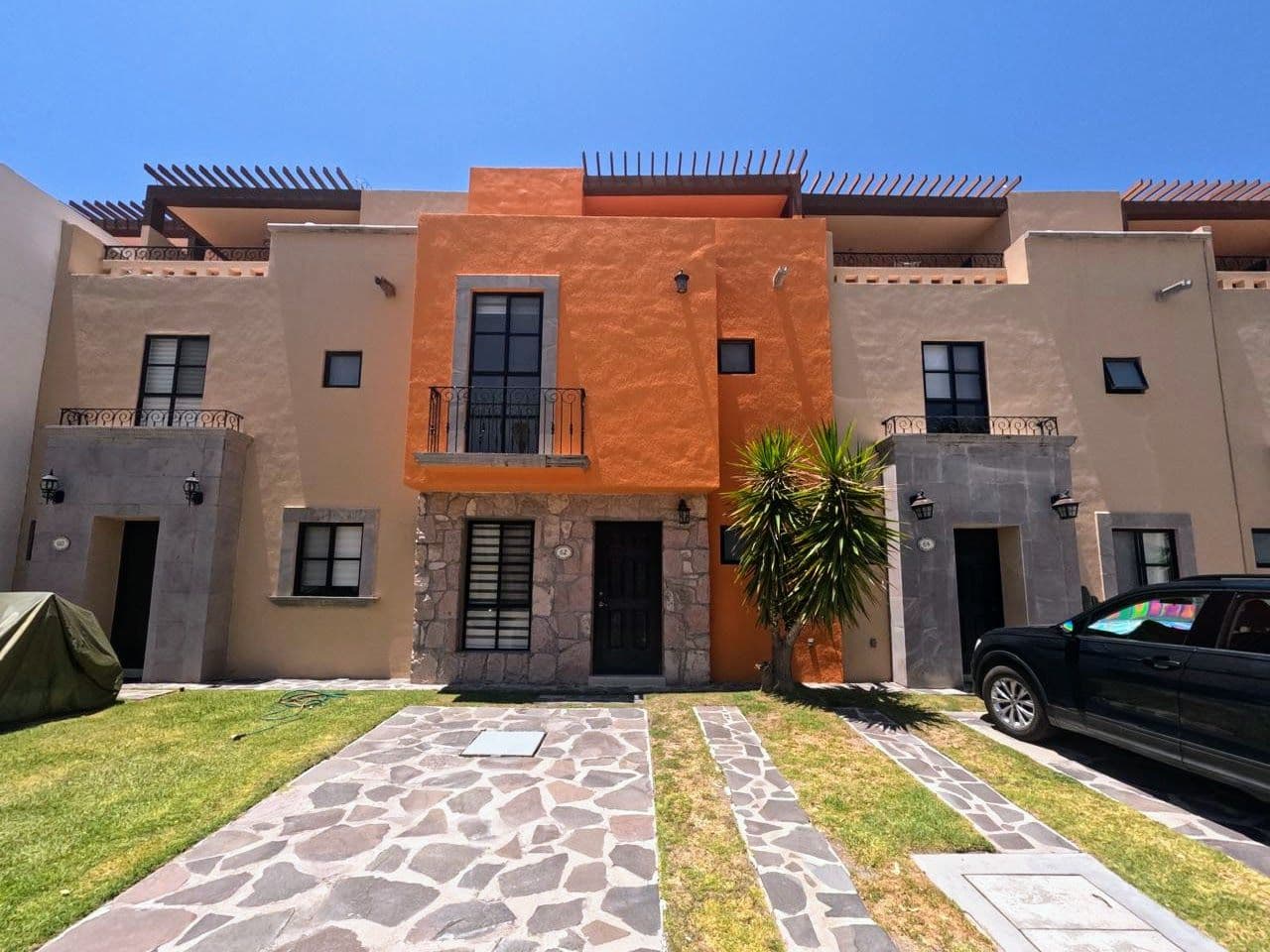 Casa Las Monjas 62 — photo 2 of 10