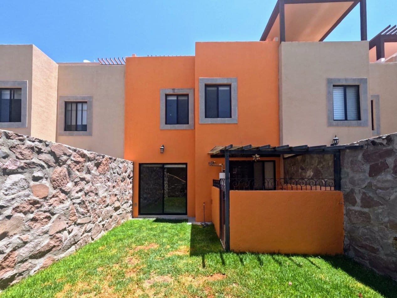 Casa Las Monjas 62 — photo 3 of 10