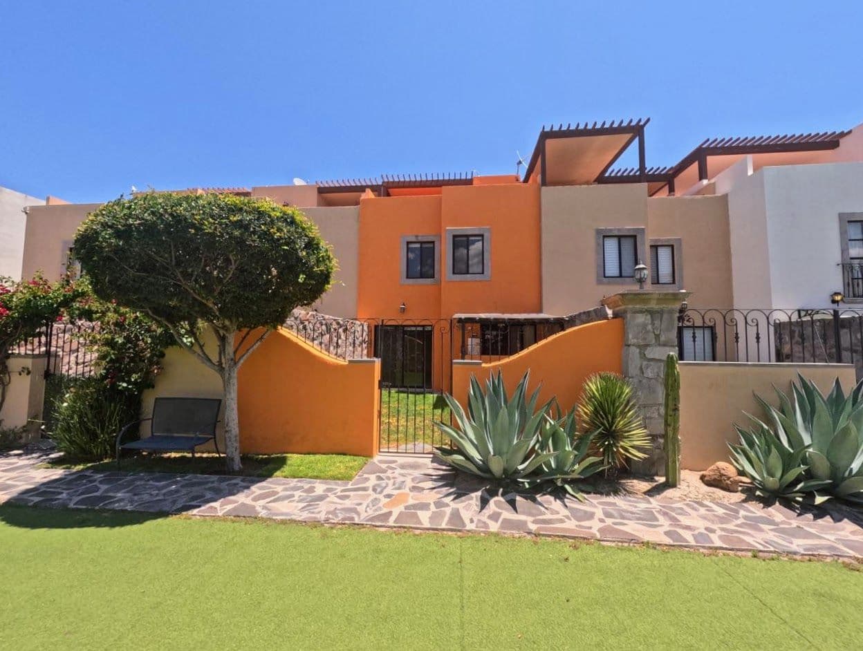 Casa Las Monjas 62 — photo 4 of 10