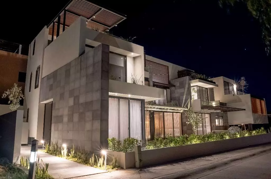 Bright House — photo 6 of 10