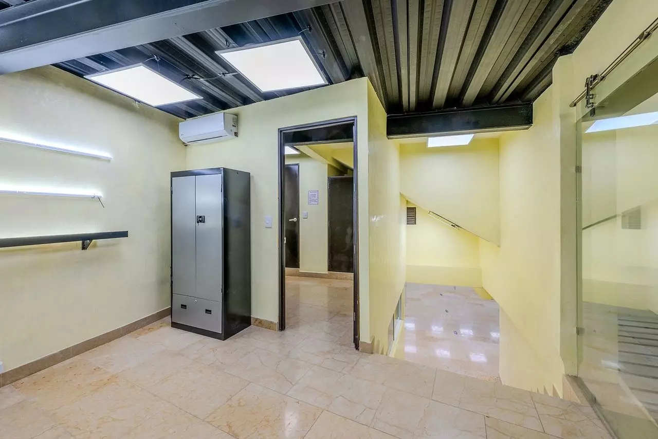 Edificio Comercial Las Brisas — photo 9 of 10