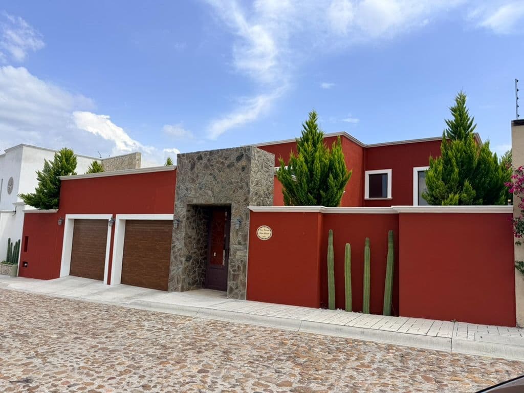 Casa Terracota — photo 1 of 3