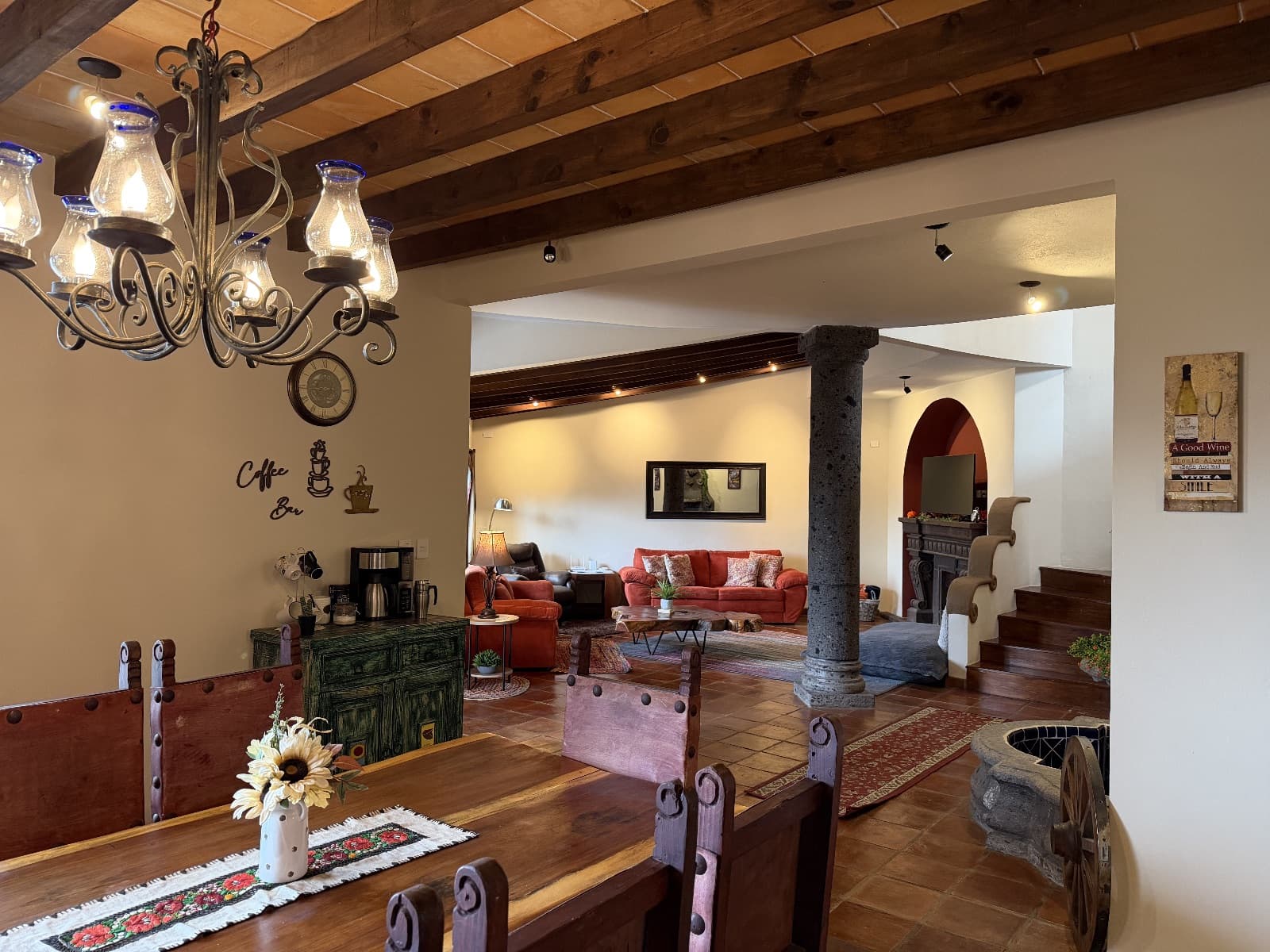 Casa de la Vía · Turnkey — photo 1 of 10