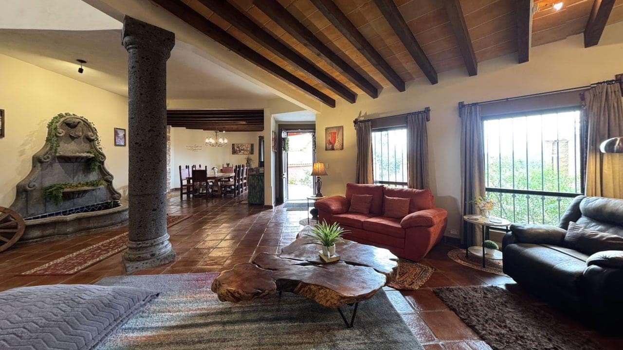 Casa de la Vía · Turnkey — photo 2 of 10