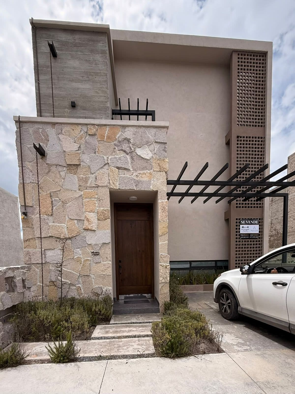 Casa Lavanda — photo 1 of 10