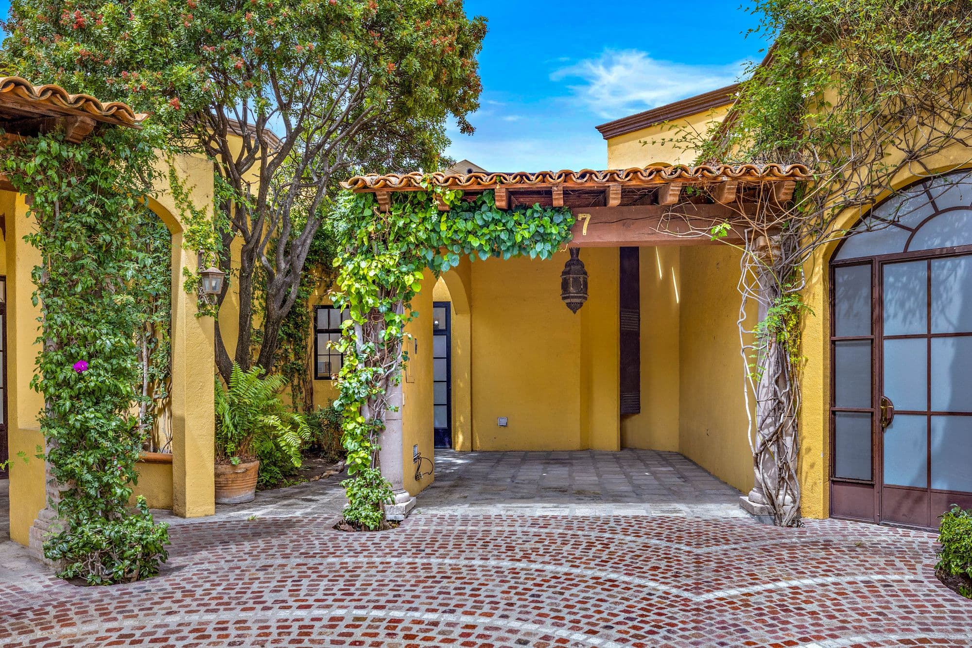 Allende Village - Villa #7 — photo 1 of 10