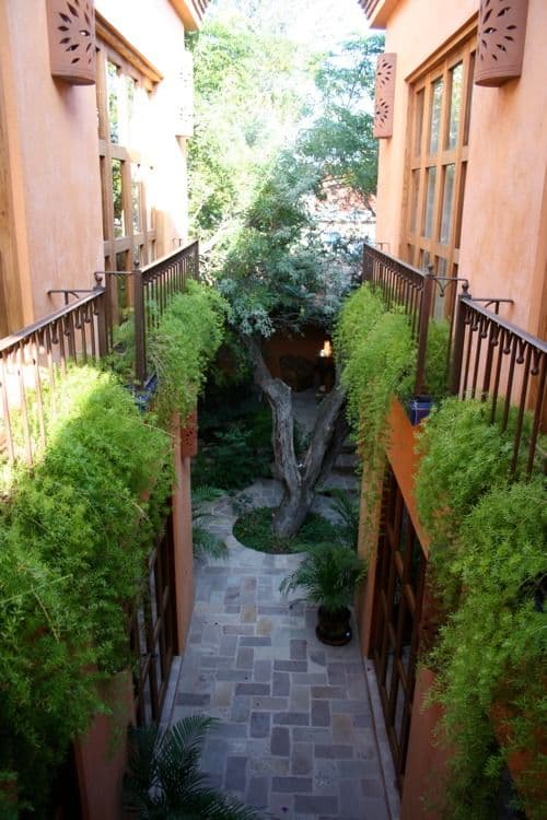ENCANTADA — photo 2 of 10