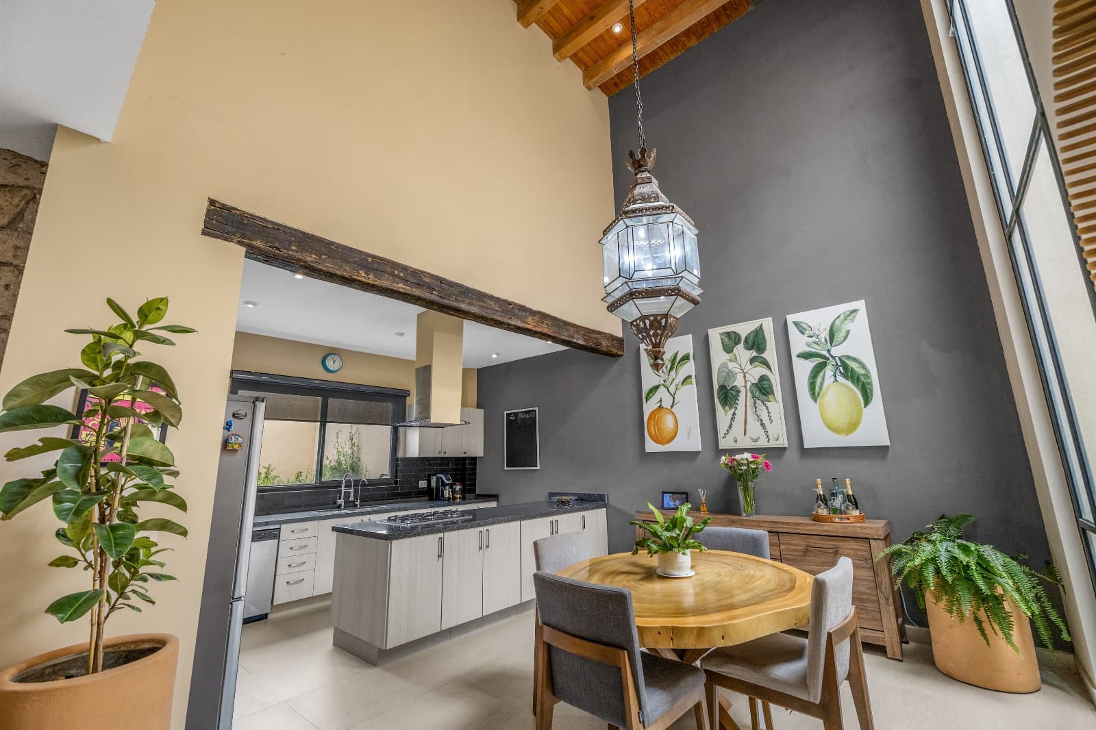 Casa Vista Hermosa — photo 1 of 10