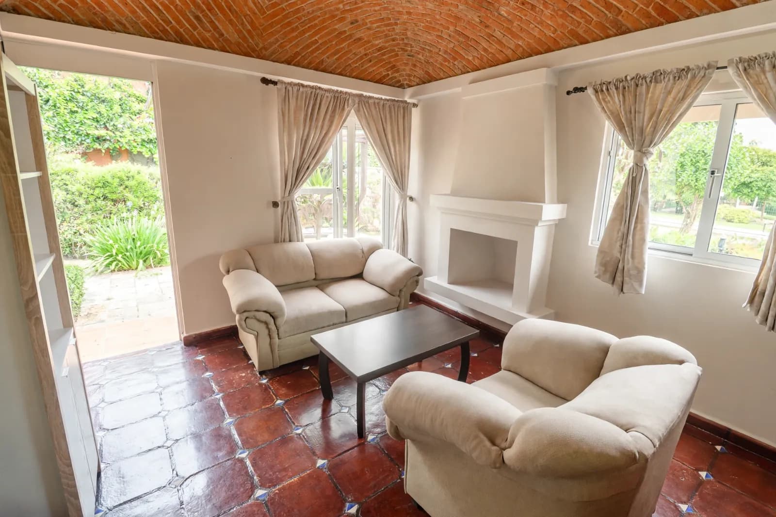 Acojedora Casa con Jardín — photo 6 of 10