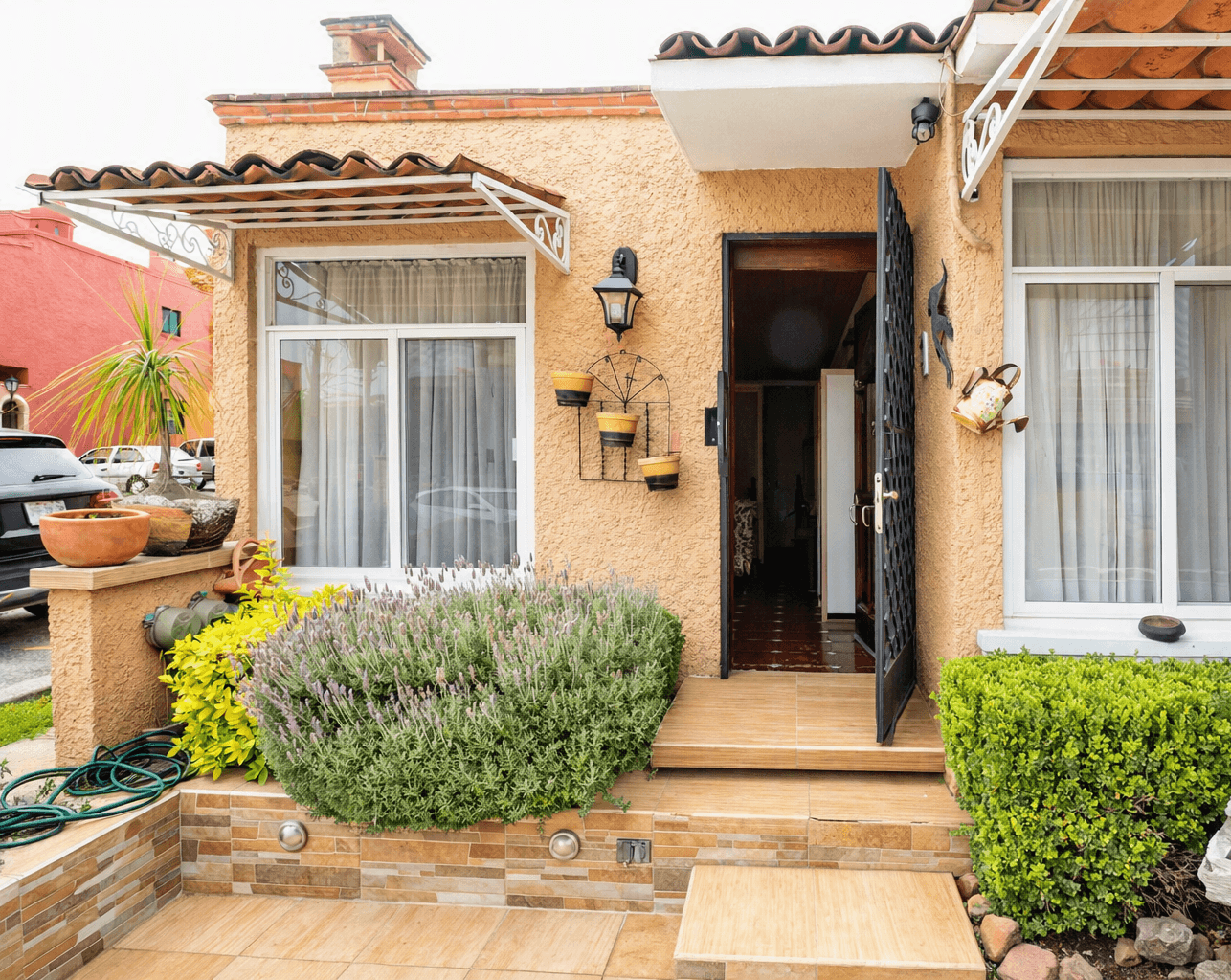 Acojedora Casa con Jardín — photo 3 of 10