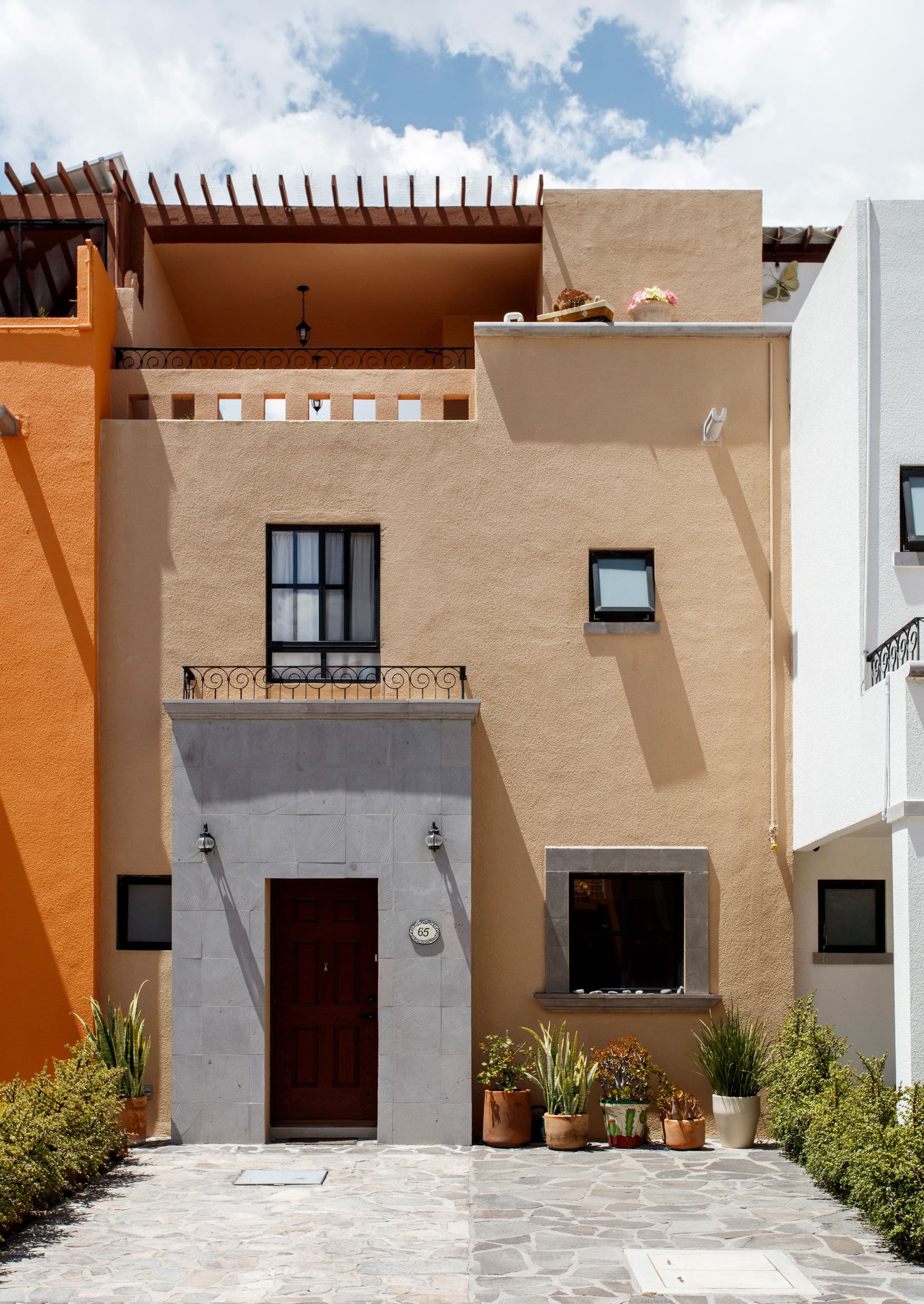 CASA SUIZA — photo 1 of 10