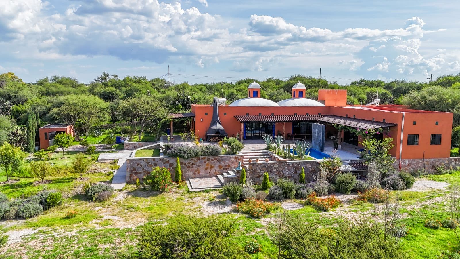 Casa Bohemia — photo 1 of 10