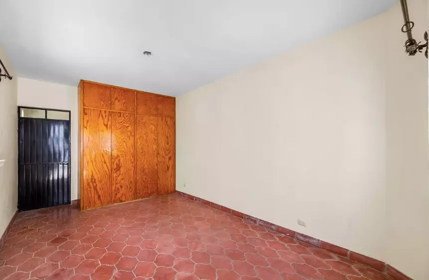 CASA ROMAÑA — photo 9 of 10