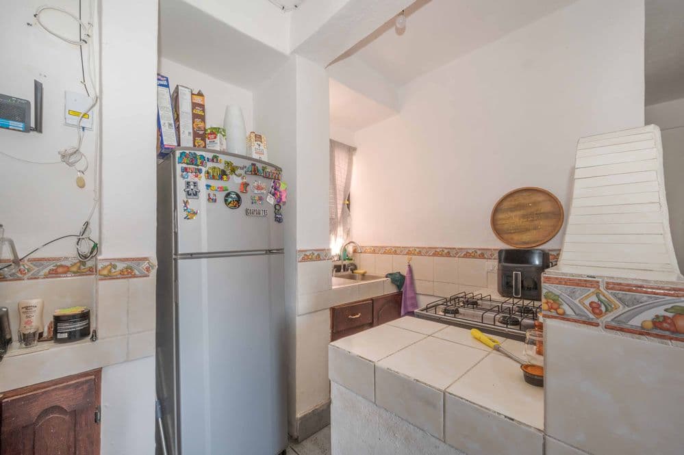 Nine-unit apartment building with varied layouts—ideal for investment. — photo 3 of 10