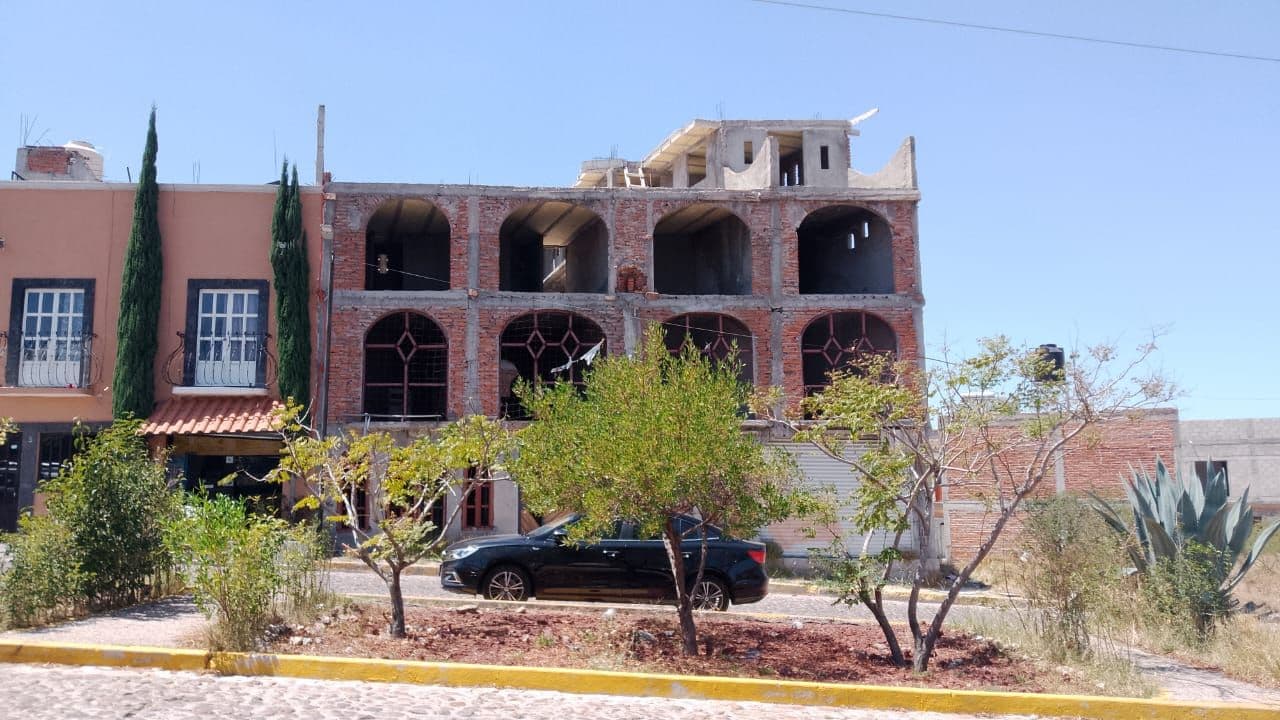 Posada Bicentenario - Fixer Upper — photo 1 of 7