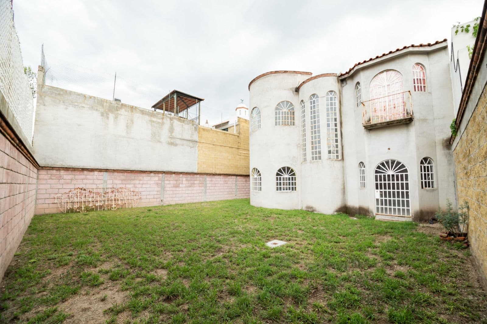 CASA EN VENTA PARA REMODELAR, VILLA DE LOS FRAILES — photo 9 of 10