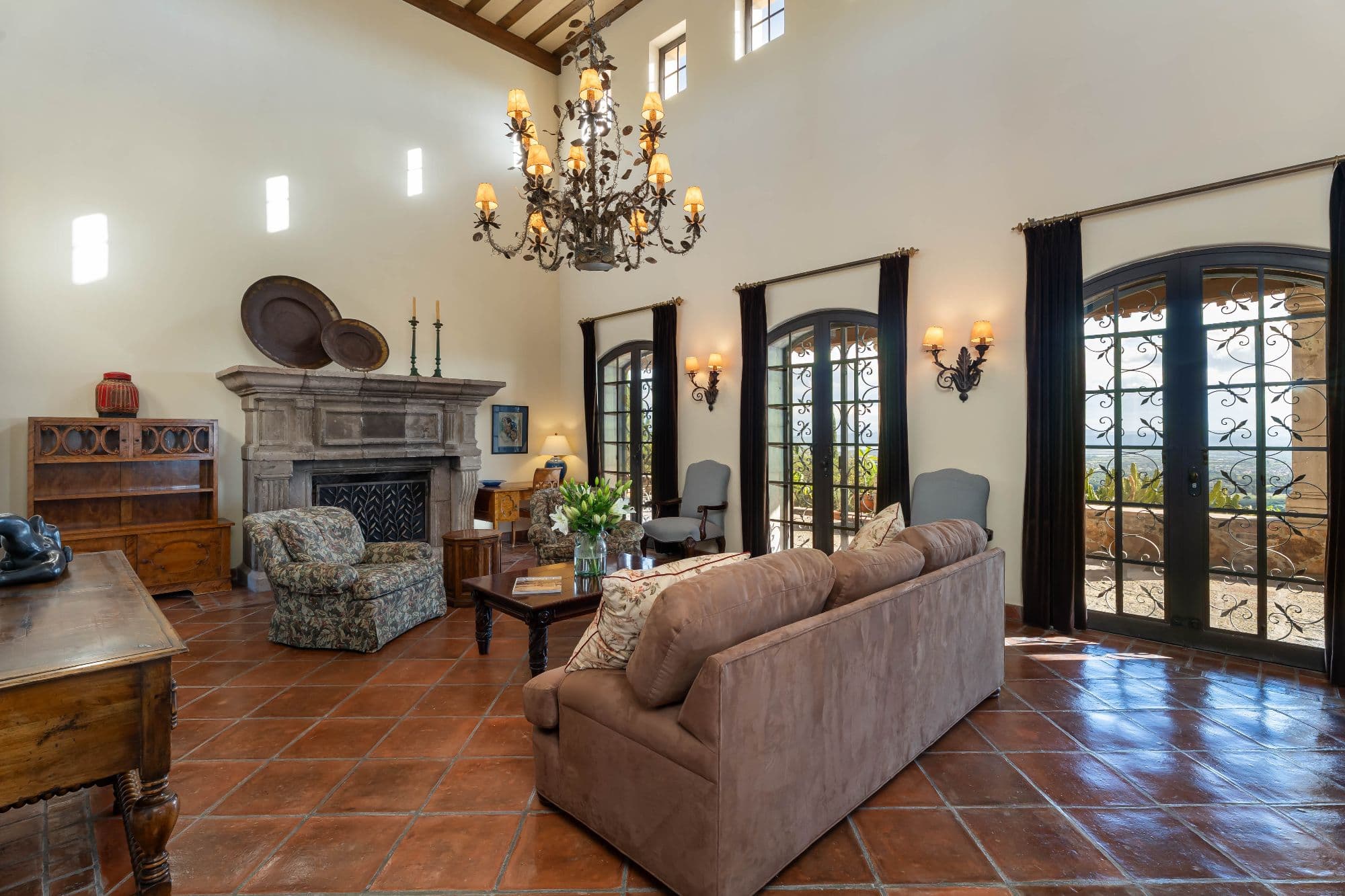 Luxury Mountain Estate — photo 4 of 10