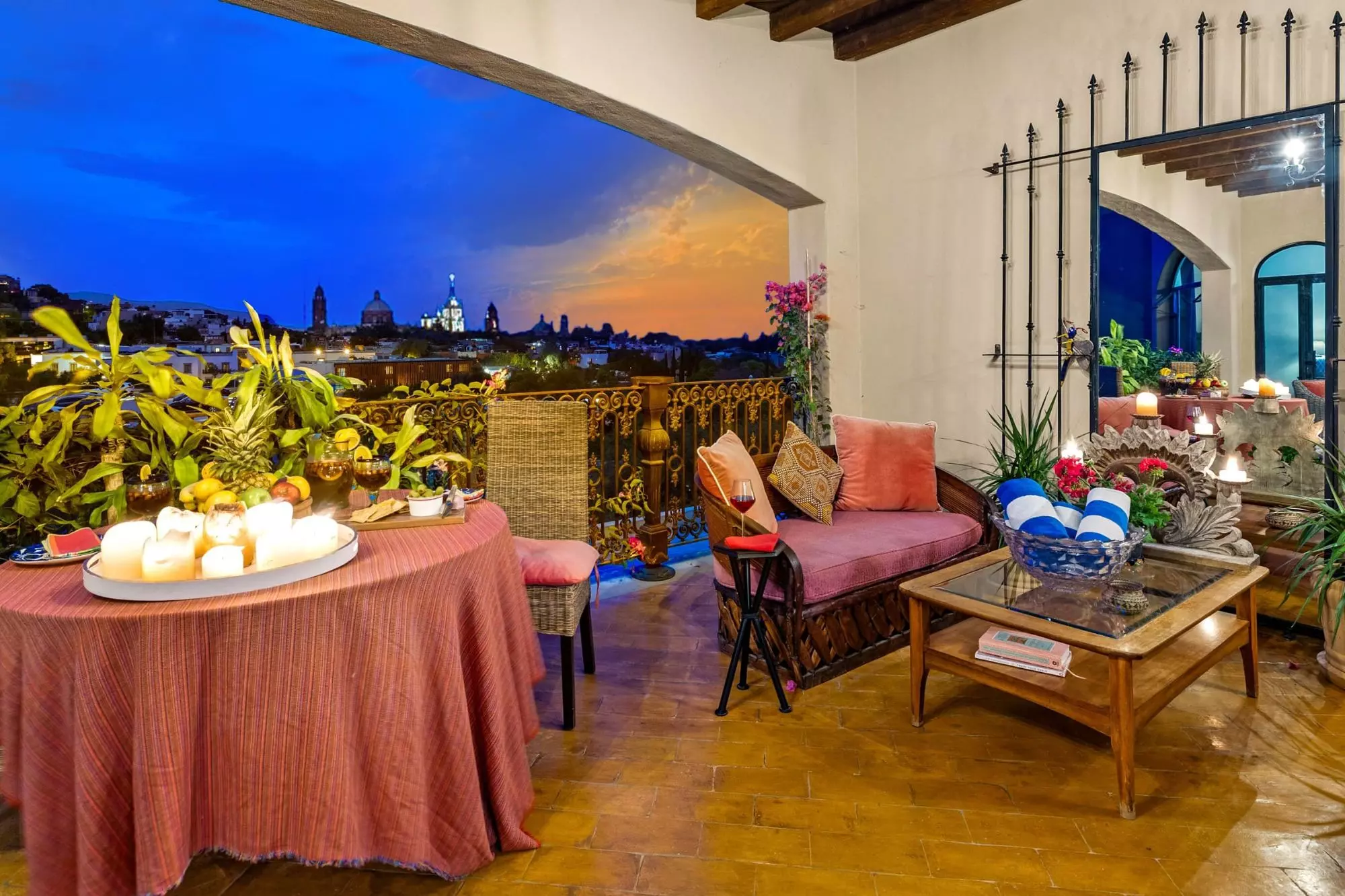 Casa Noche Mágica