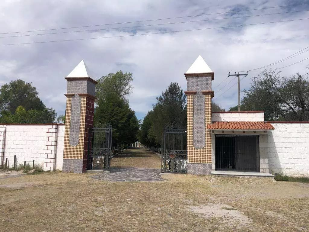 Terreno Bosques De Atotonilco — photo 1 of 10