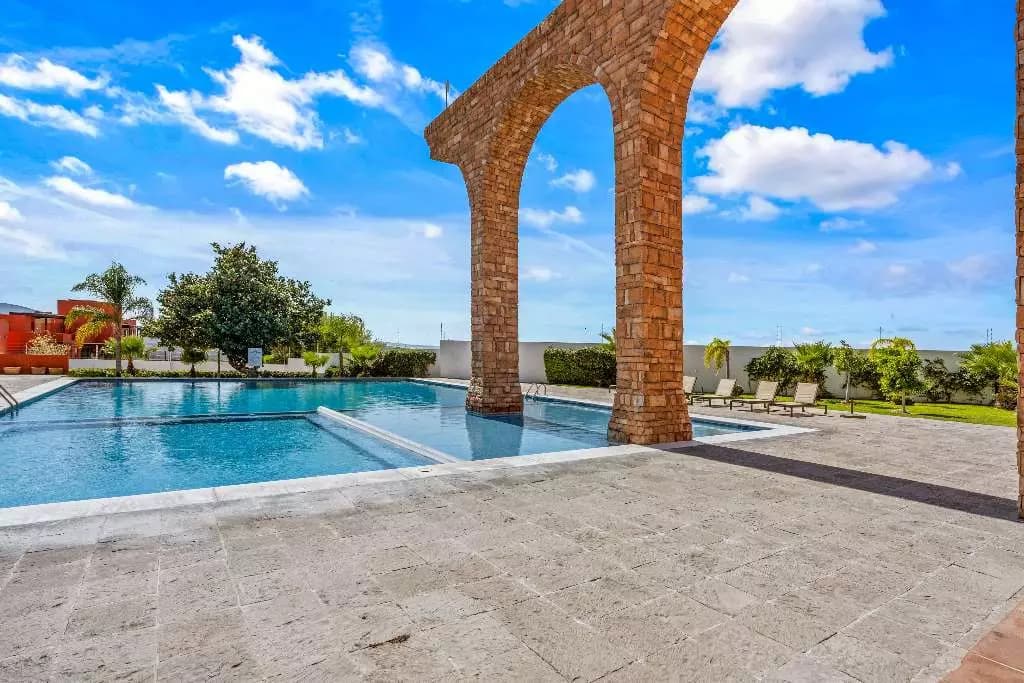 Condo El Milagro — photo 6 of 10